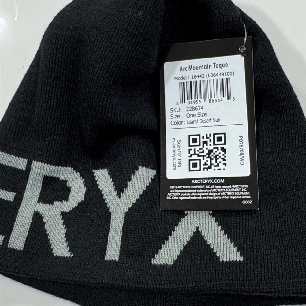 Arc'teryx Black Beanie with Gray Logo - Picture 2 of 2